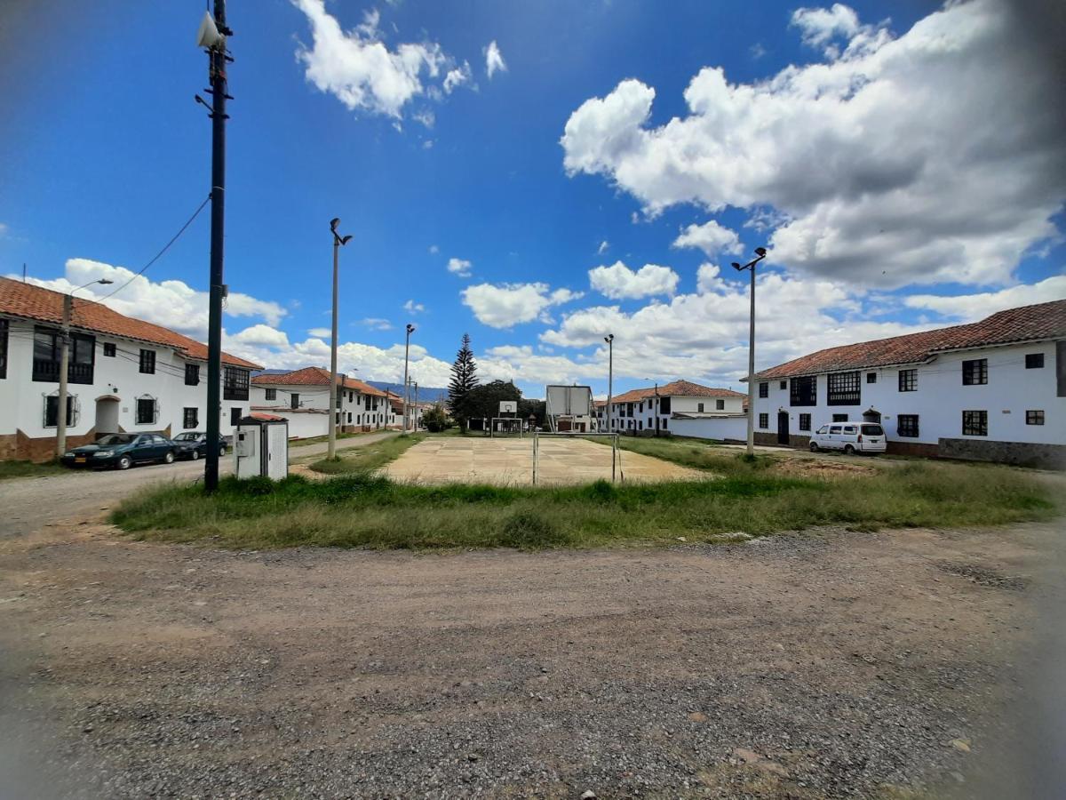 Aparta Hotel El Refugio De Maria Villa de Leyva Bagian luar foto